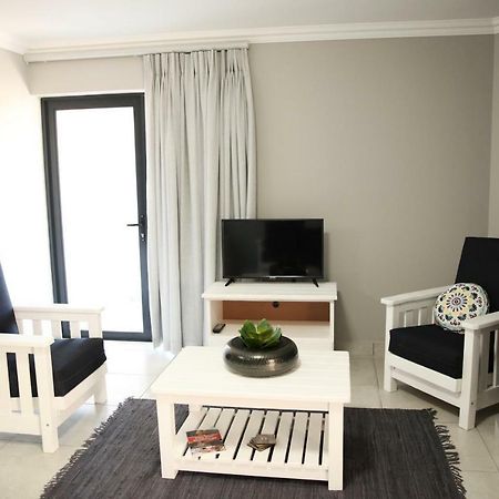Mari-Amor Self-Catering Apartments Мозел Бей Екстериор снимка