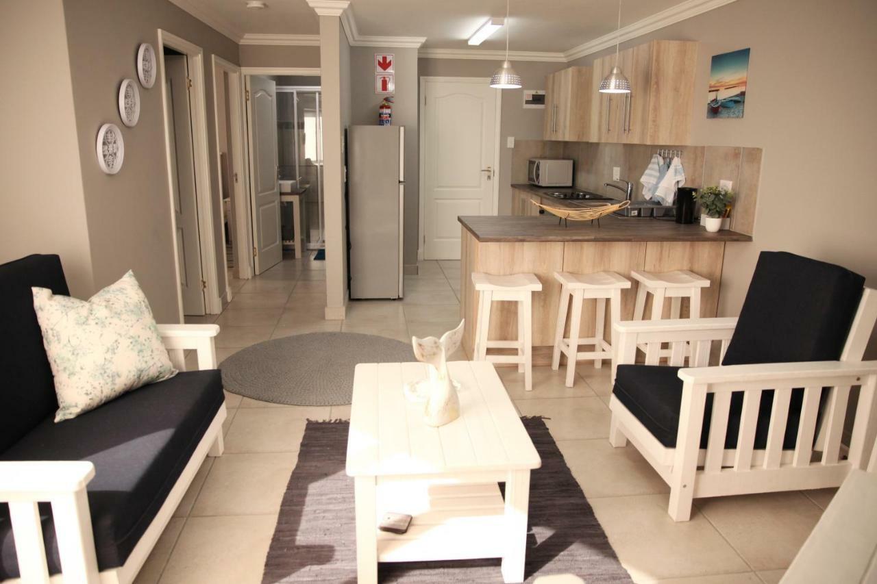 Mari-Amor Self-Catering Apartments Мозел Бей Екстериор снимка