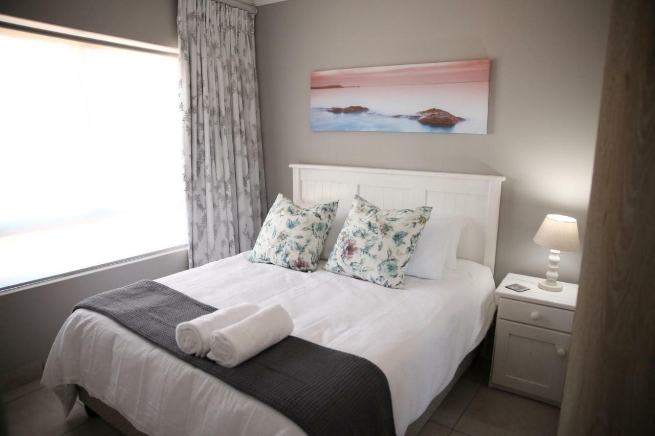 Mari-Amor Self-Catering Apartments Мозел Бей Екстериор снимка