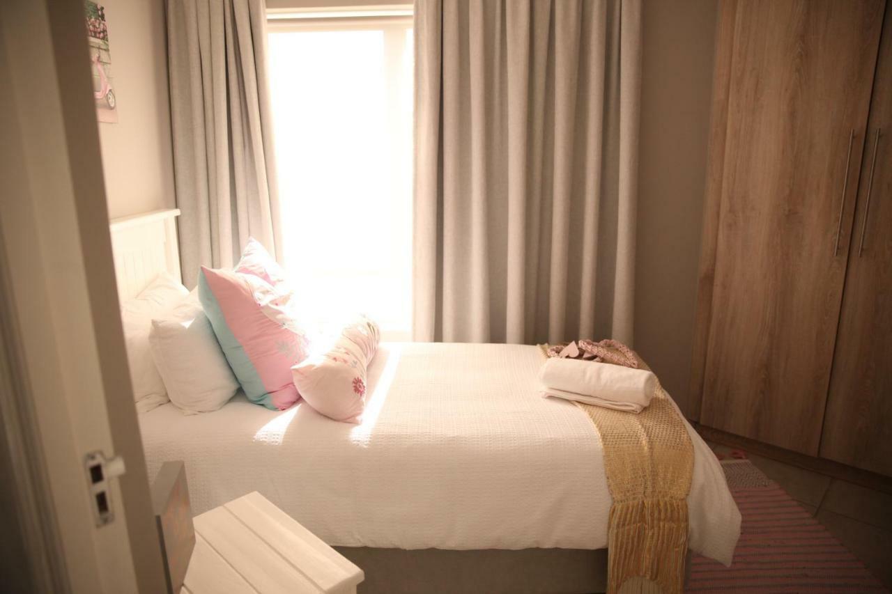 Mari-Amor Self-Catering Apartments Мозел Бей Екстериор снимка