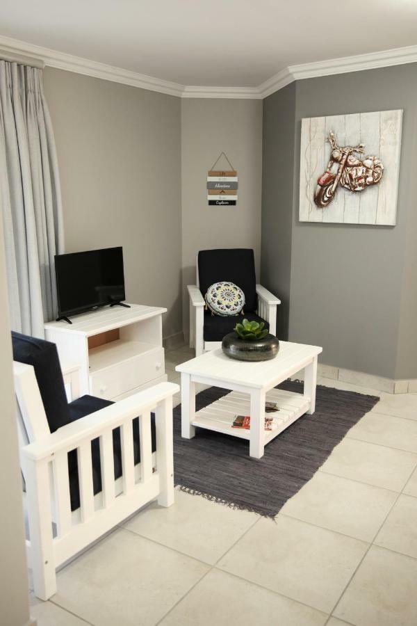 Mari-Amor Self-Catering Apartments Мозел Бей Екстериор снимка