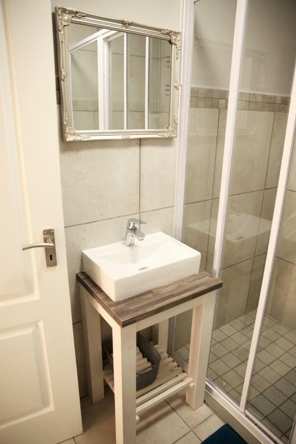 Mari-Amor Self-Catering Apartments Мозел Бей Екстериор снимка
